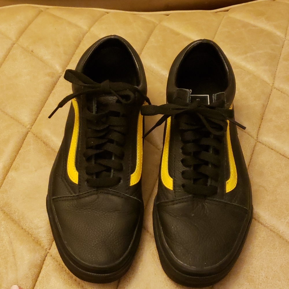 VANS - Picture 5 of 6